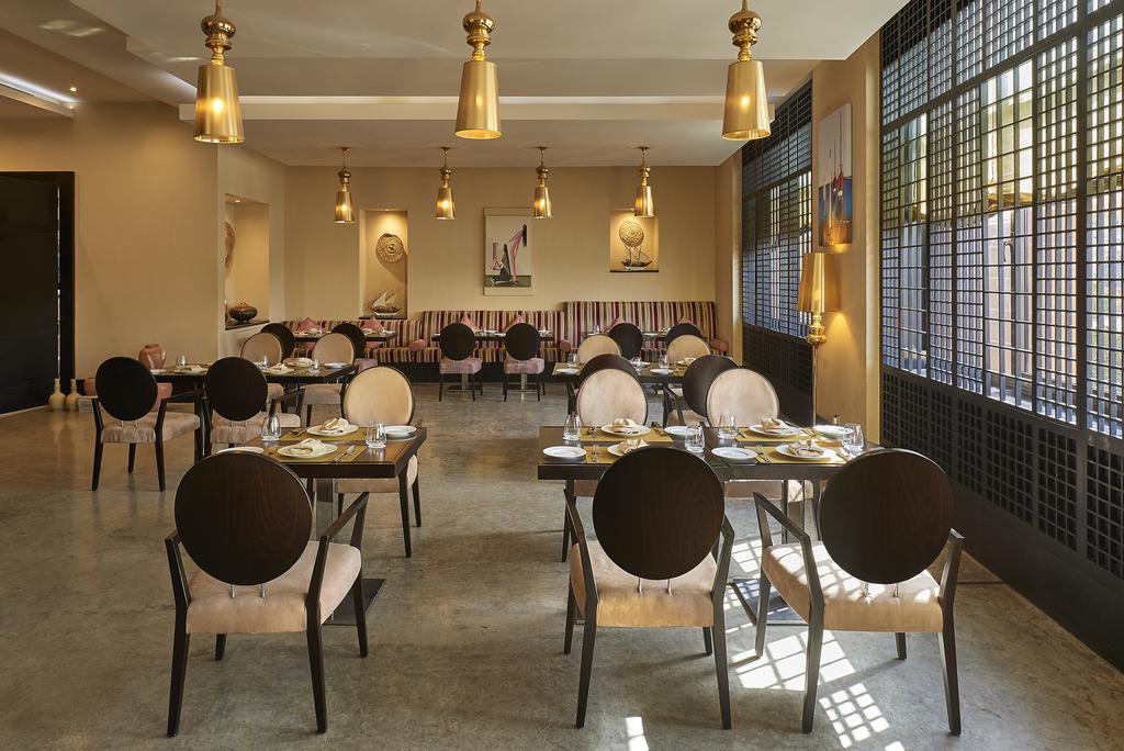 Safir Fintas Hotel Kuwait Koeweit Buitenkant foto Restaurant