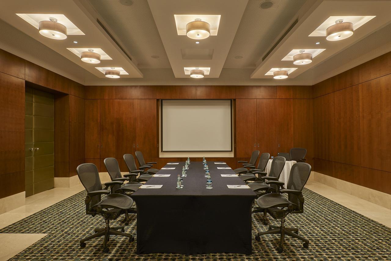 Safir Fintas Hotel Kuwait Koeweit Buitenkant foto Meeting room