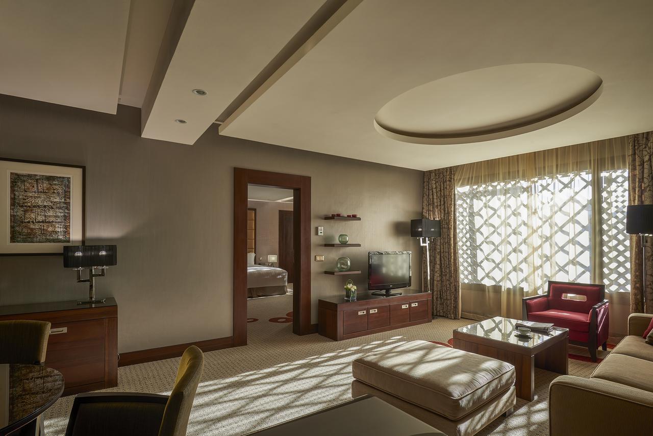 Safir Fintas Hotel Kuwait Koeweit Buitenkant foto A suite at the Ritz-Carlton, DIFC