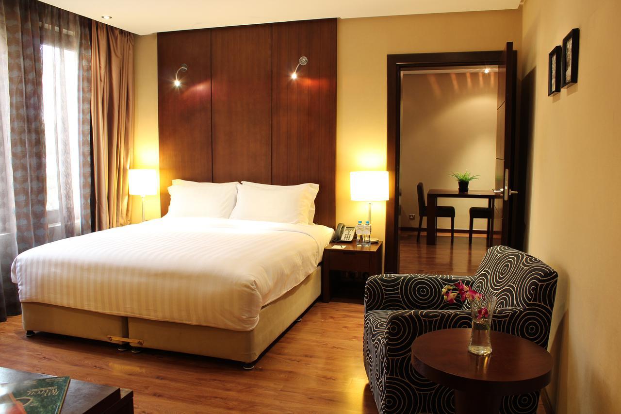 Safir Fintas Hotel Kuwait Koeweit Buitenkant foto Deluxe Room