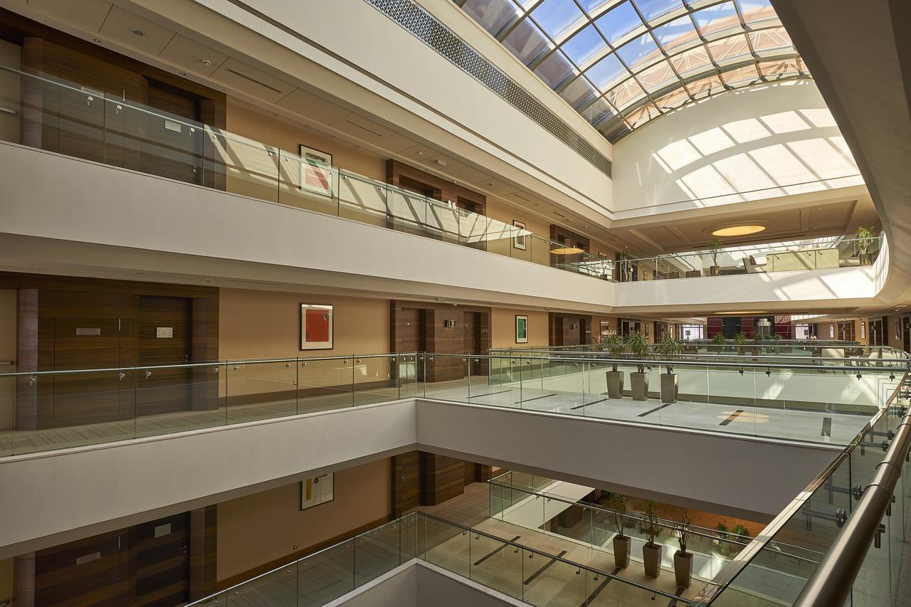Safir Fintas Hotel Kuwait Koeweit Buitenkant foto Interior of the hotel