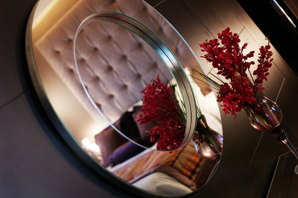 Safir Fintas Hotel Kuwait Koeweit Buitenkant foto A mirror