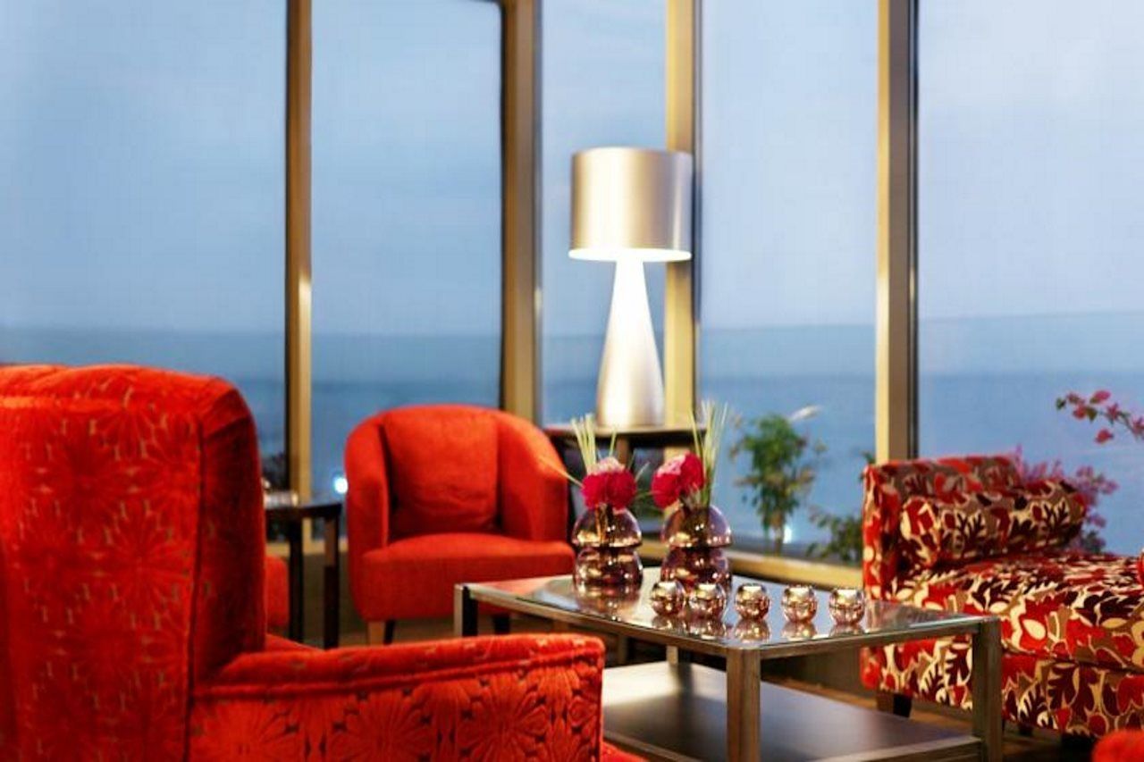 Safir Fintas Hotel Kuwait Koeweit Buitenkant foto The lounge at the 36th floor