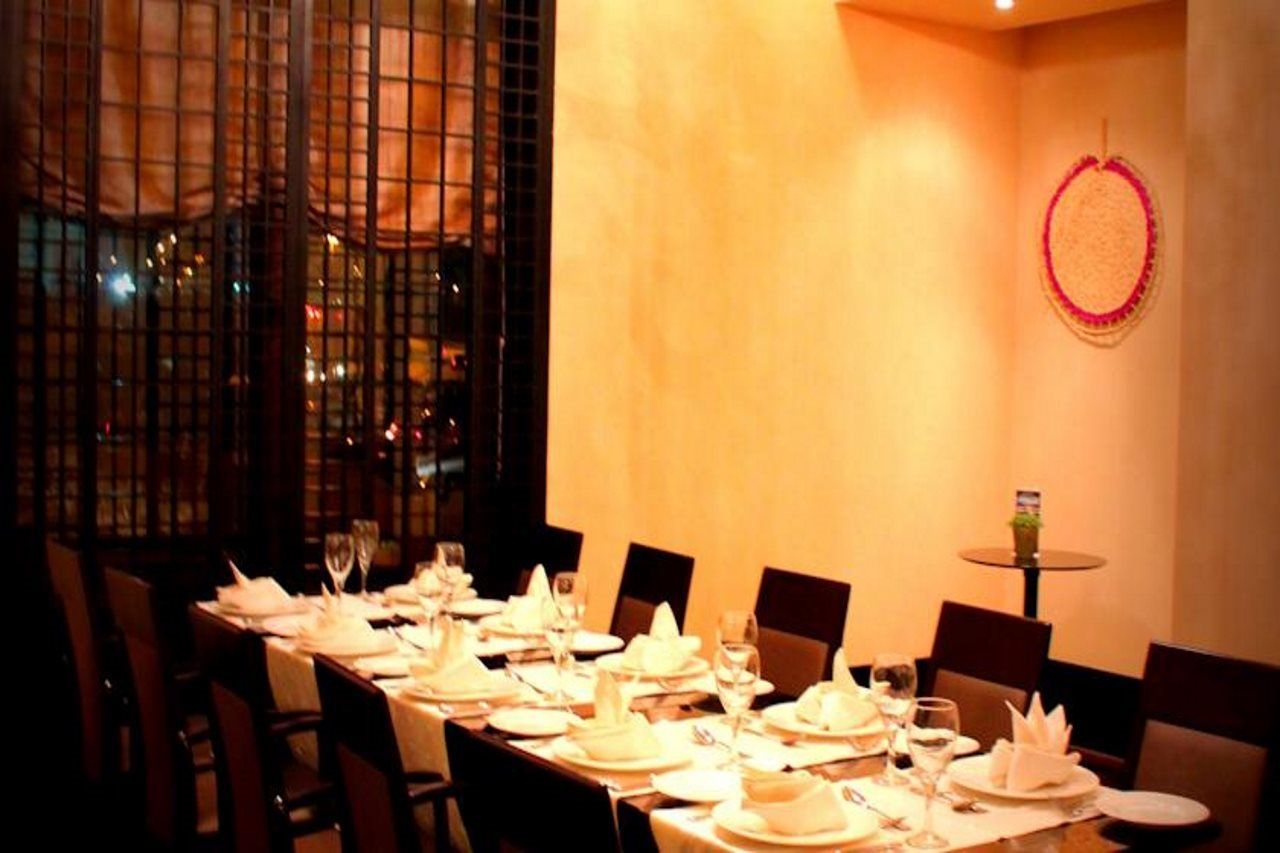 Safir Fintas Hotel Kuwait Koeweit Buitenkant foto Interior of the restaurant